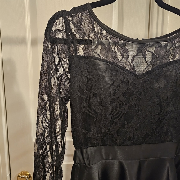 HIGH-LOW SATIN DRESS - Picture 7 of 10